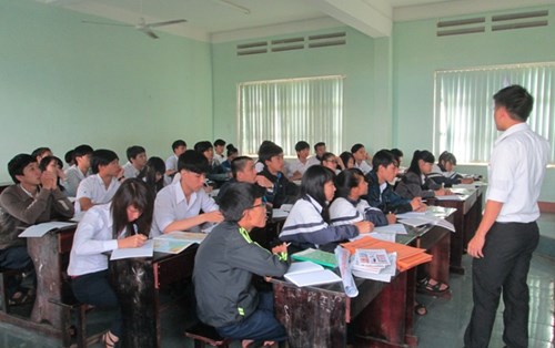 Đoàn tuyển sinh Đại học Đông Á ở Gia Lai được sự hào hứng của thí sinh về đề án tuyển sinh mới